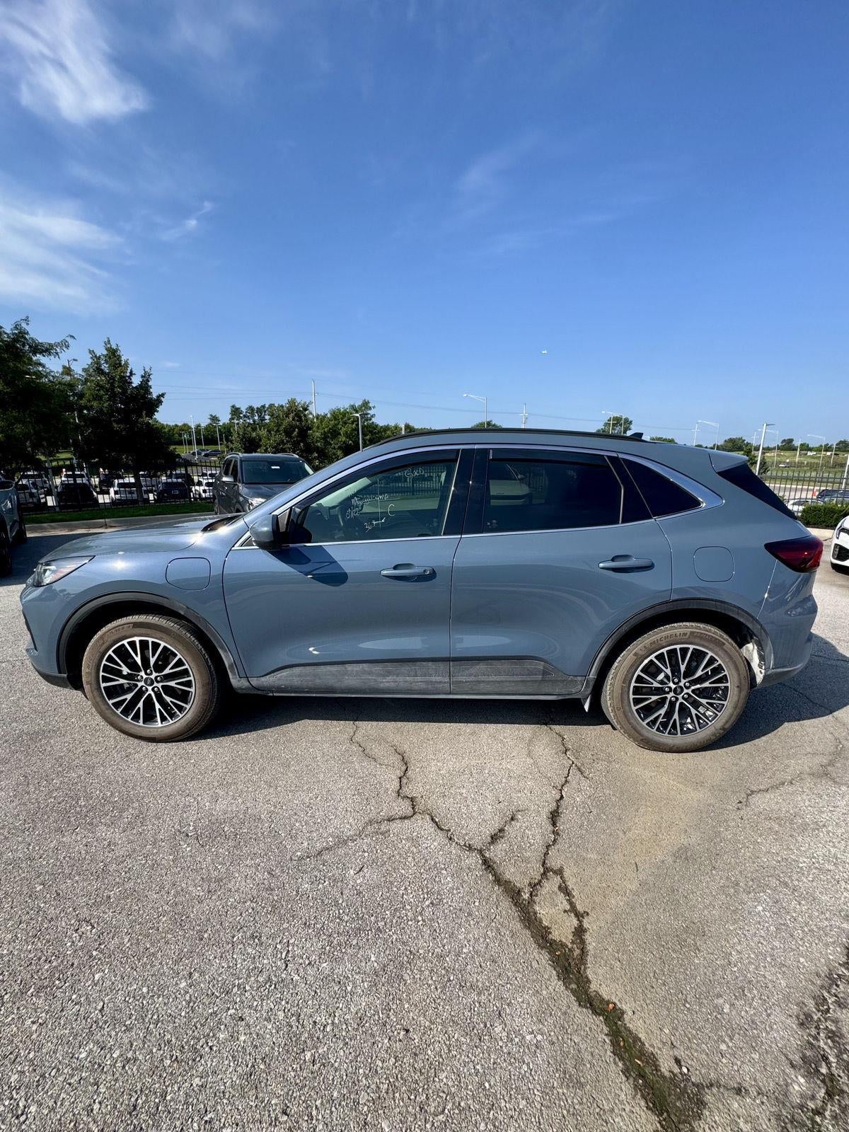 ford escape plug-in hybrid 2026 1FMCU0E13TUA33649 image